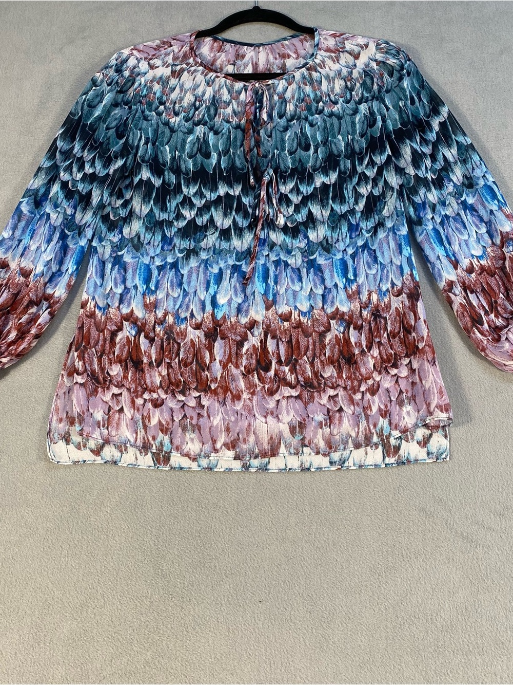 BCBG Maxazria Women’s Multicolor Feather-Print Long Sleeve Blouse, size XS